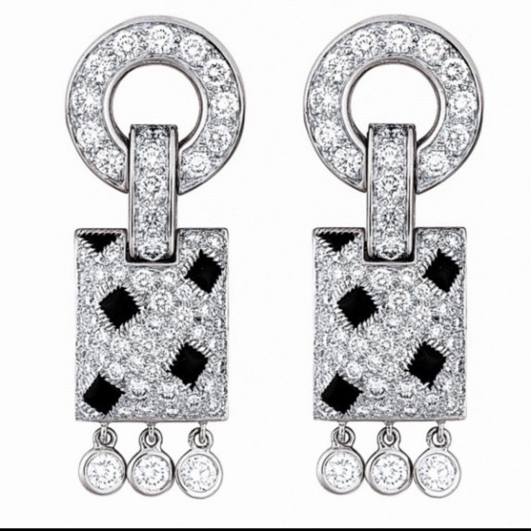 Ca*t1er earrings